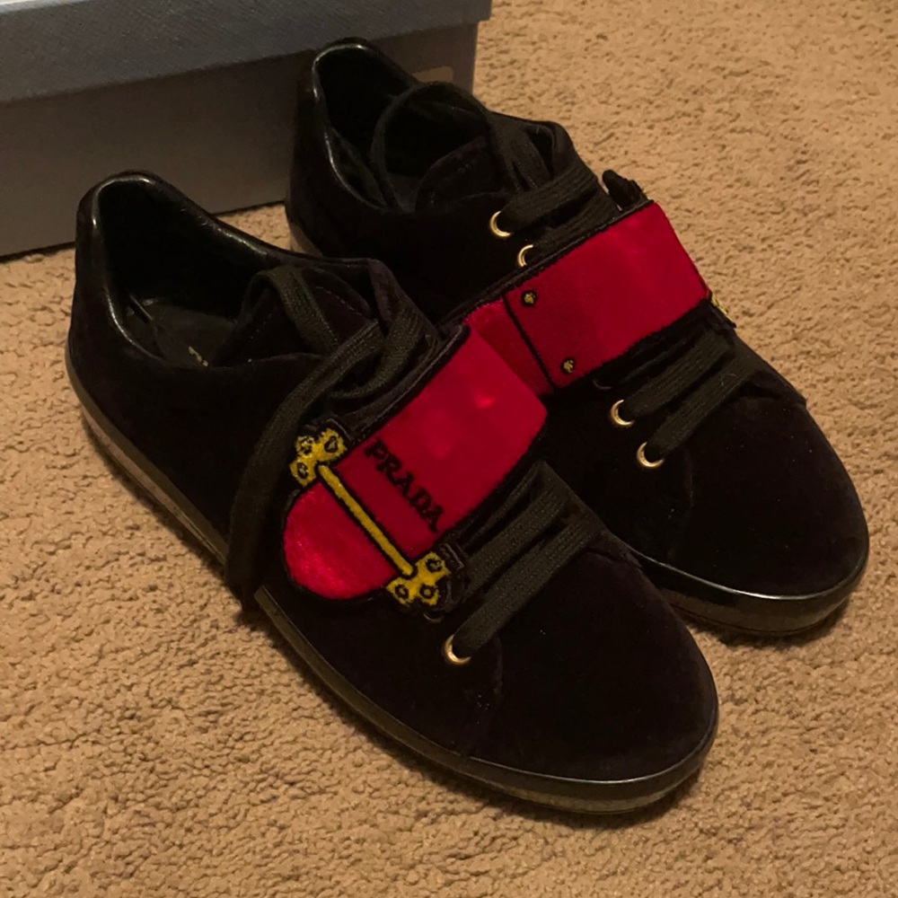 Prada sneakers 7,5